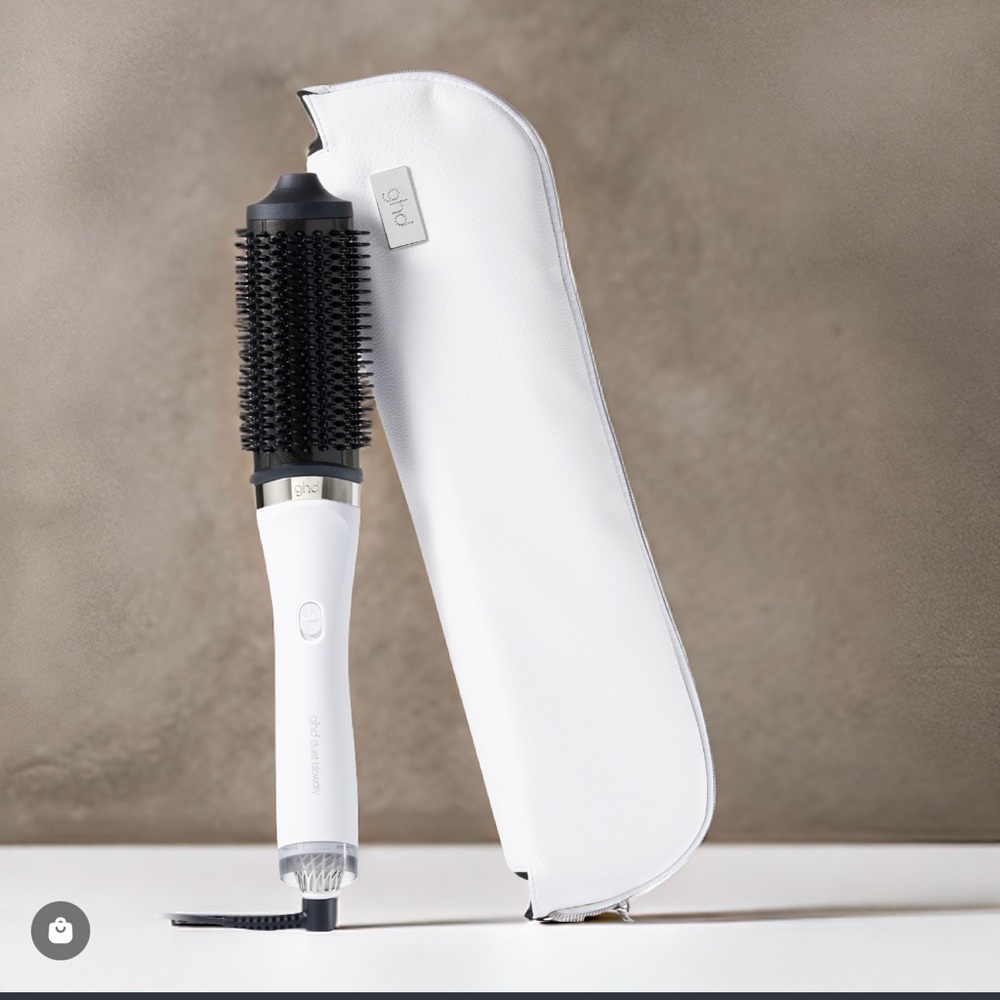 GHD blow dryer brush